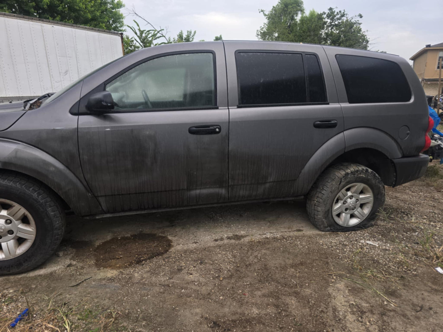 🚨 NOW PARTING OUT – 2004 Dodge Durango ST! 🚨