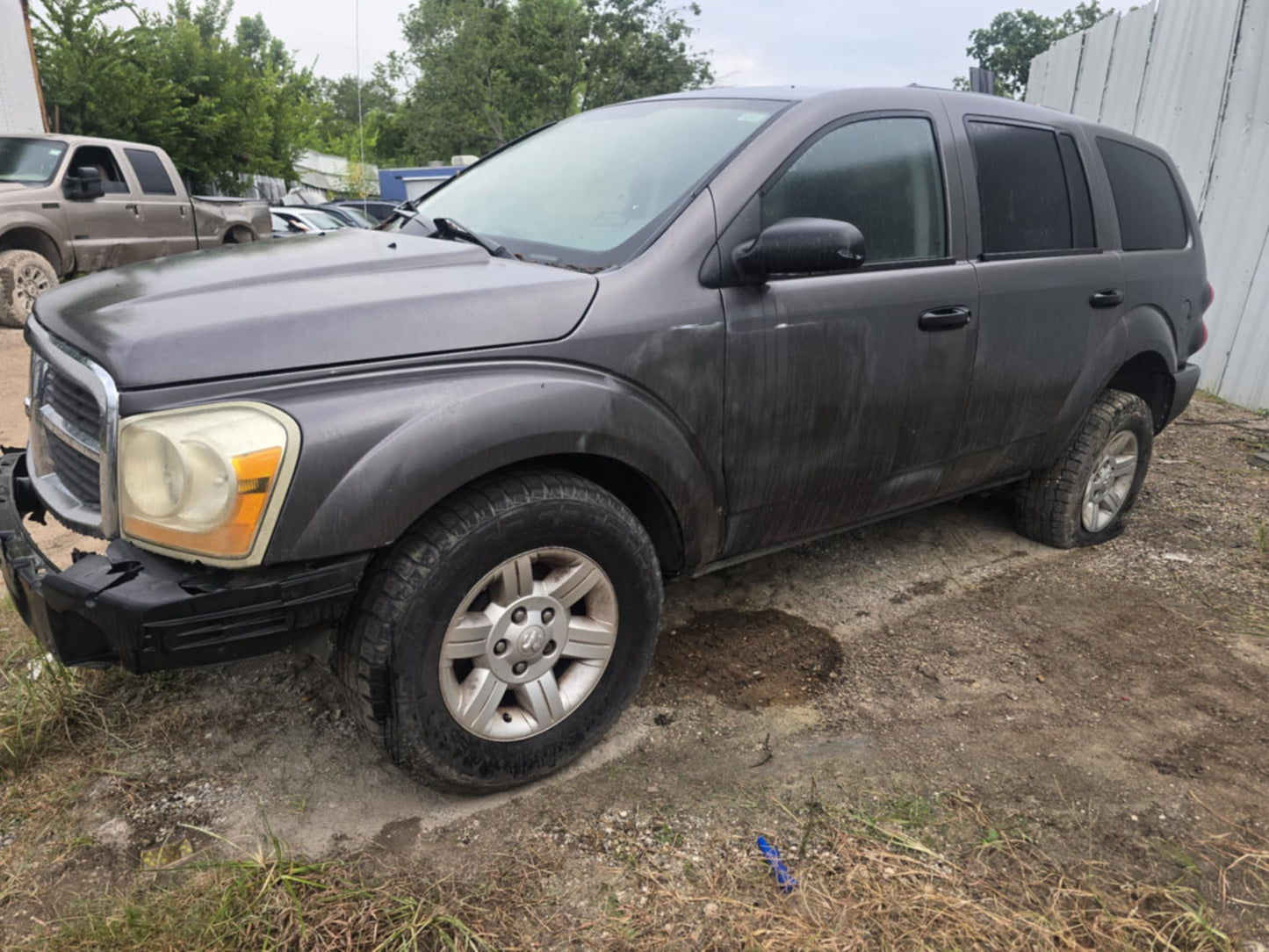 🚨 NOW PARTING OUT – 2004 Dodge Durango ST! 🚨