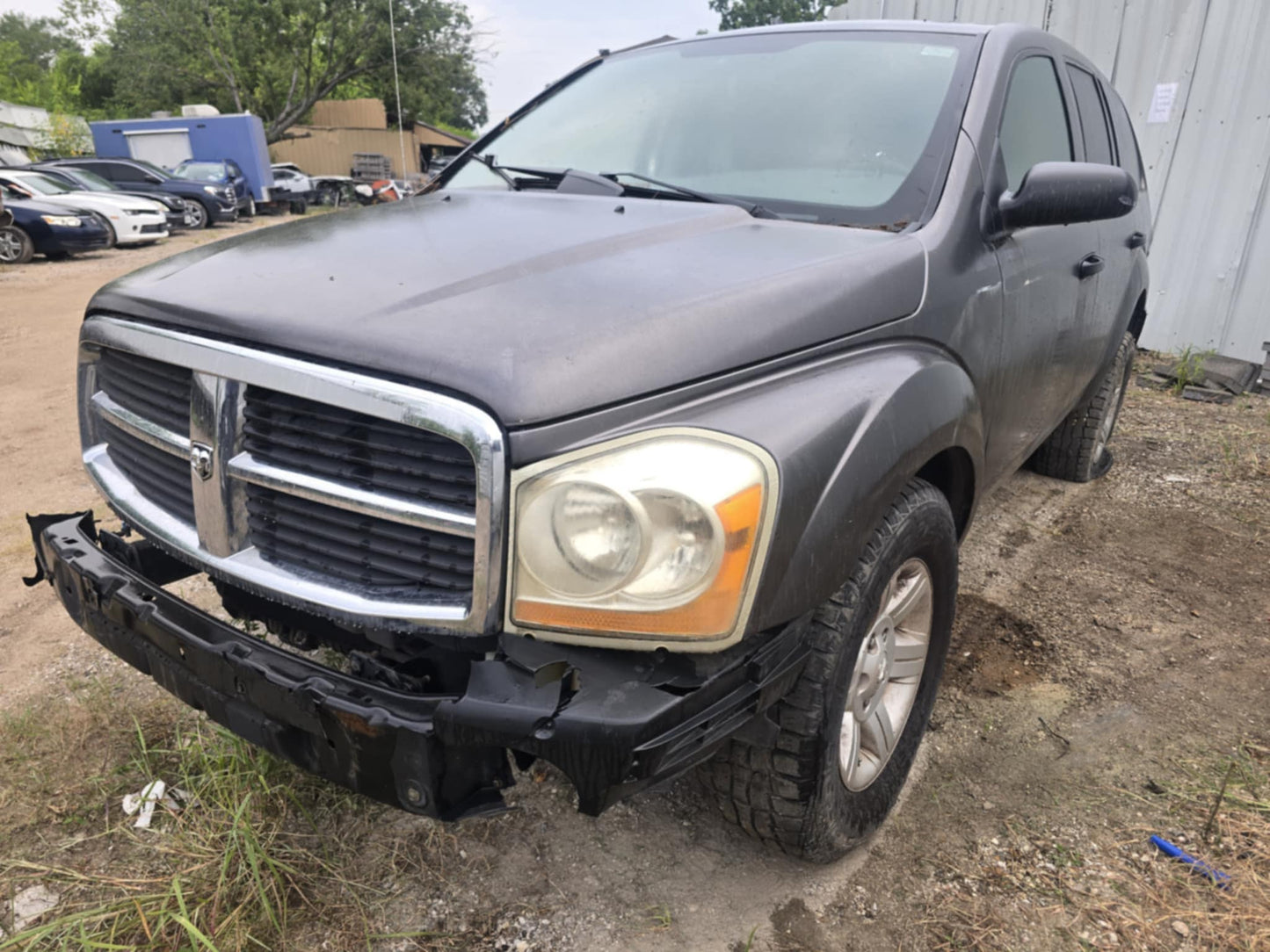 🚨 NOW PARTING OUT – 2004 Dodge Durango ST! 🚨
